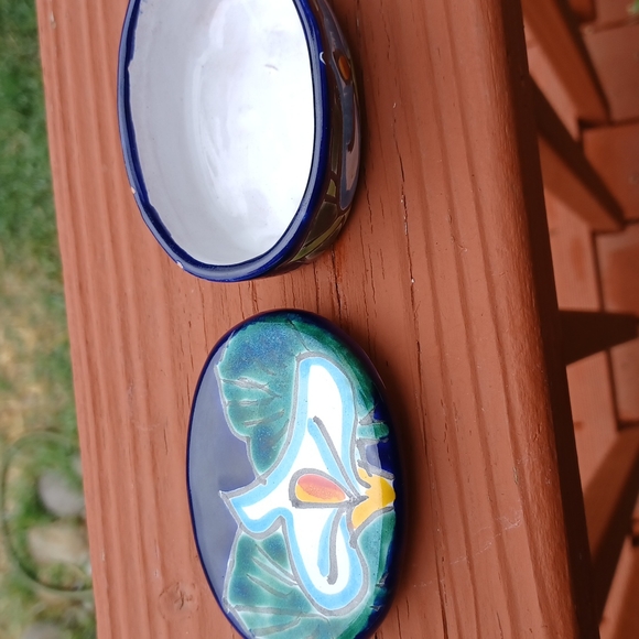 Mexican Talavera Pottery trinket box - Picture 2 of 5